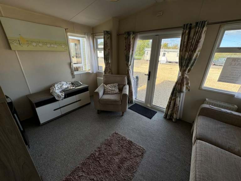 Static Holiday Home For Sale REDUCED Willerby Cameo 3 Bedroom, 39 x12