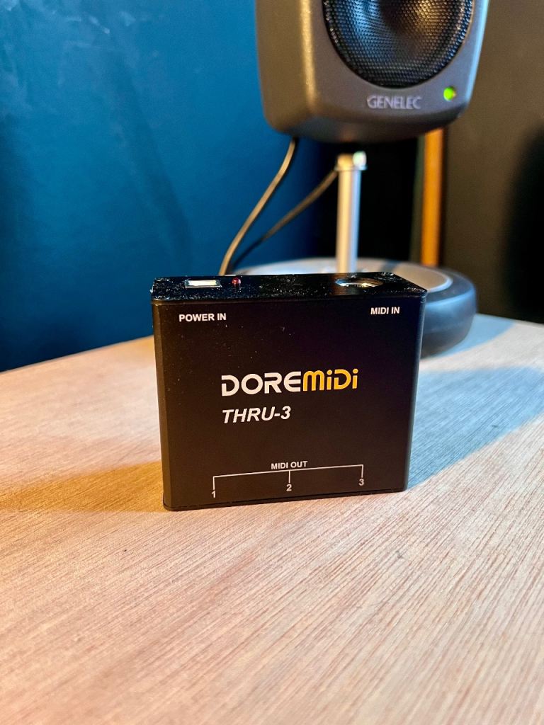 DOREMiDi THRU-3 MIDI Thru Box, Mint Condition