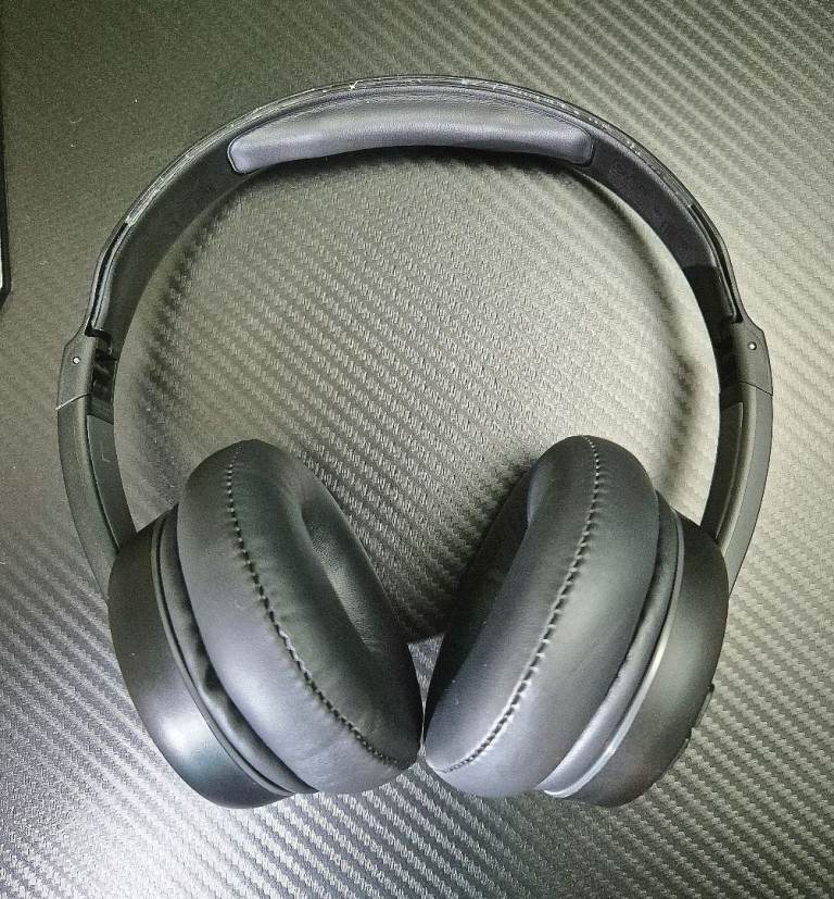 Wireless On-ear Headphones (Skullcandy/Cassette)
