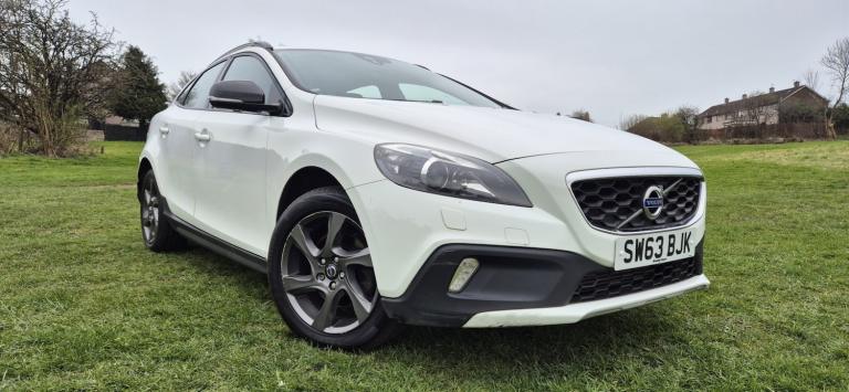 2013 Volvo V40 D2 Cross Country Lux 5dr HATCHBACK Diesel Manual