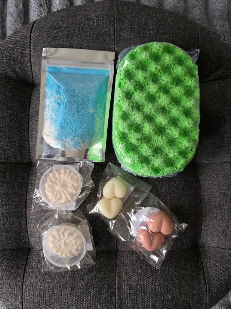 Bundle Soap sponge bath dust wax melt mini body butter