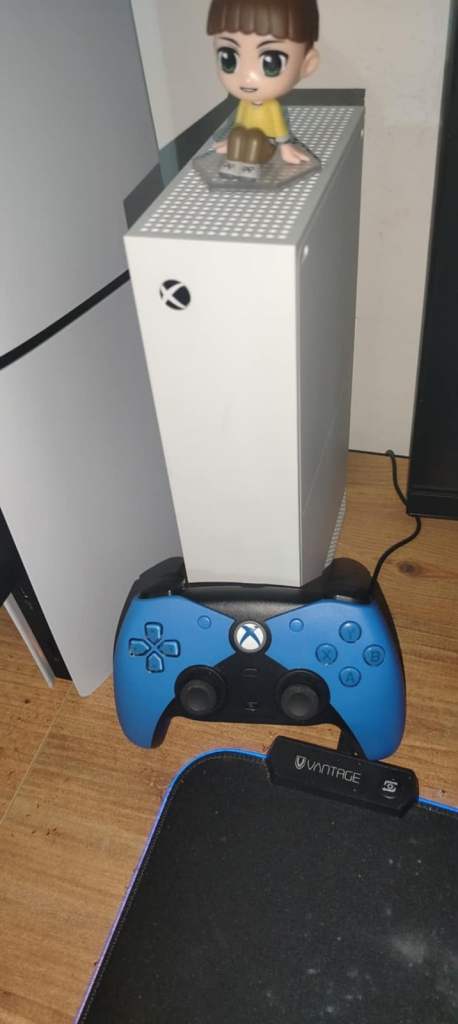 Xbox Series S Console with Blue Controller – Good Condition