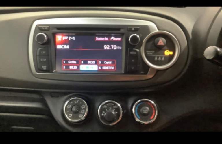 Toyota, YARIS, Hatchback, 2013, Manual, 1329 (cc), 5 doors