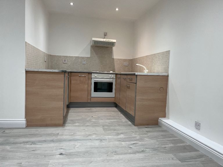 1 Bedroom Flat to Let in BD2