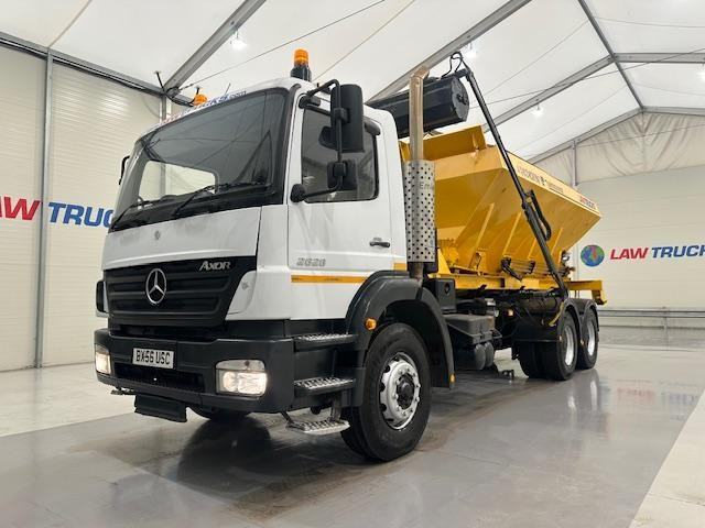 Mercedes-Benz Axor 2628 6x4 Day Cab Hookloader Gritter