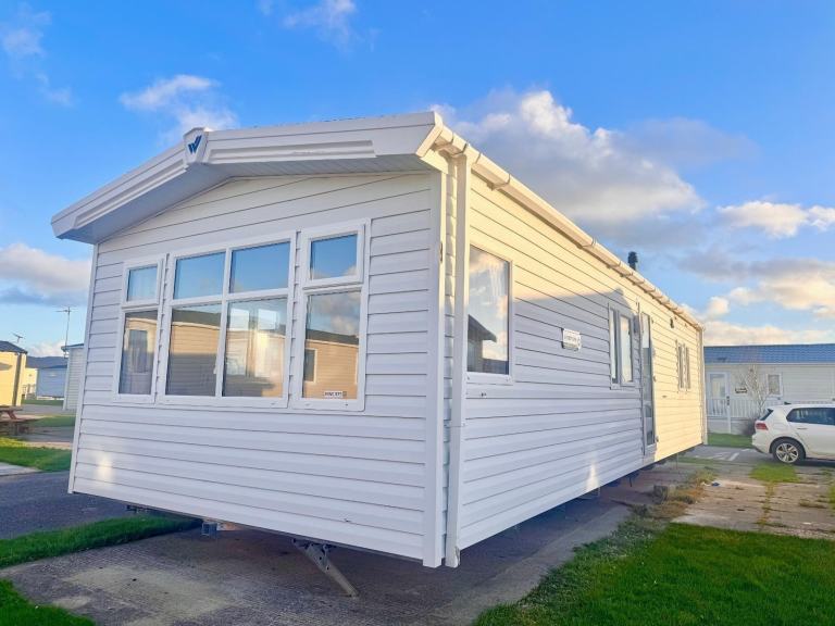 SPACIOUS 2 BEDROOM CARAVAN RHYL TOWYN ABERGELE BEACH ACCESS PRIVATE PARKING