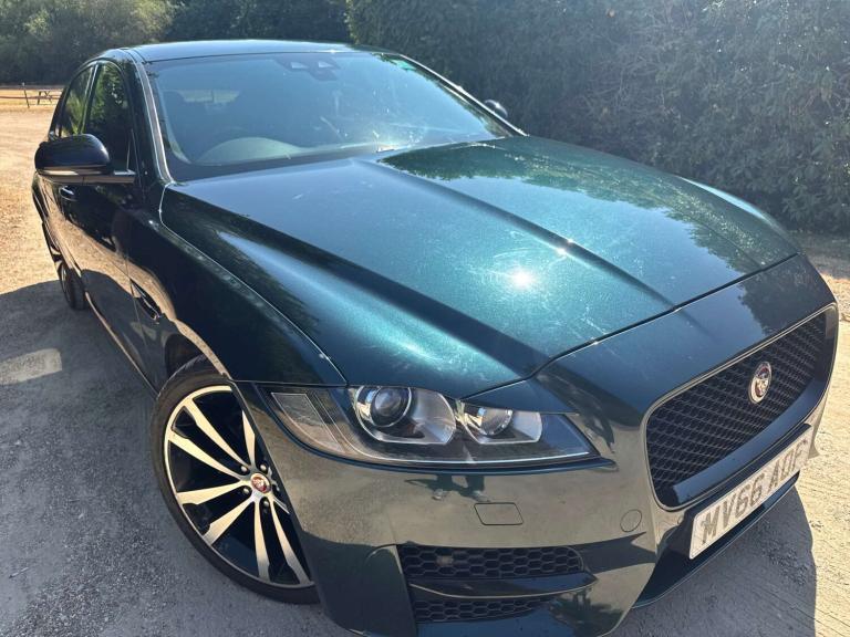 2016 Jaguar XF 2.0 XF R-Sport D AWD Auto 4WD 4dr Saloon Diesel Automatic