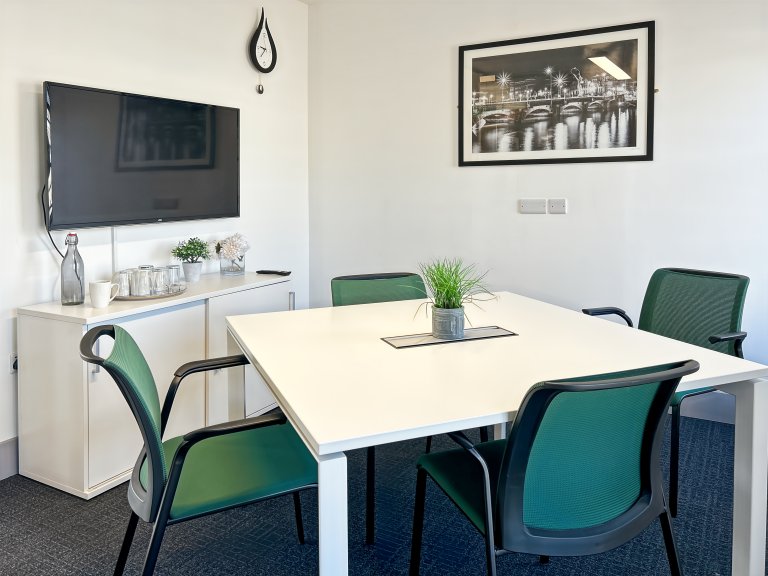 Belfast - BT11LU \ Rent a Small Office