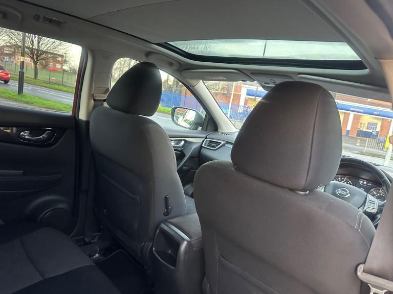 2015 Nissan Qashqai 1.2 DiG-T N-Tec+ 5dr HATCHBACK PETROL Manual