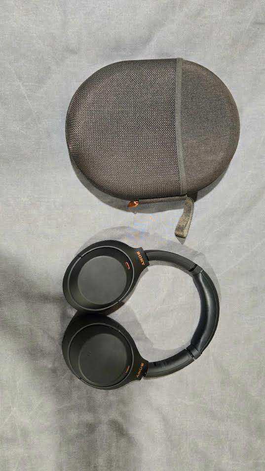 Sony XM4 In Good Condition