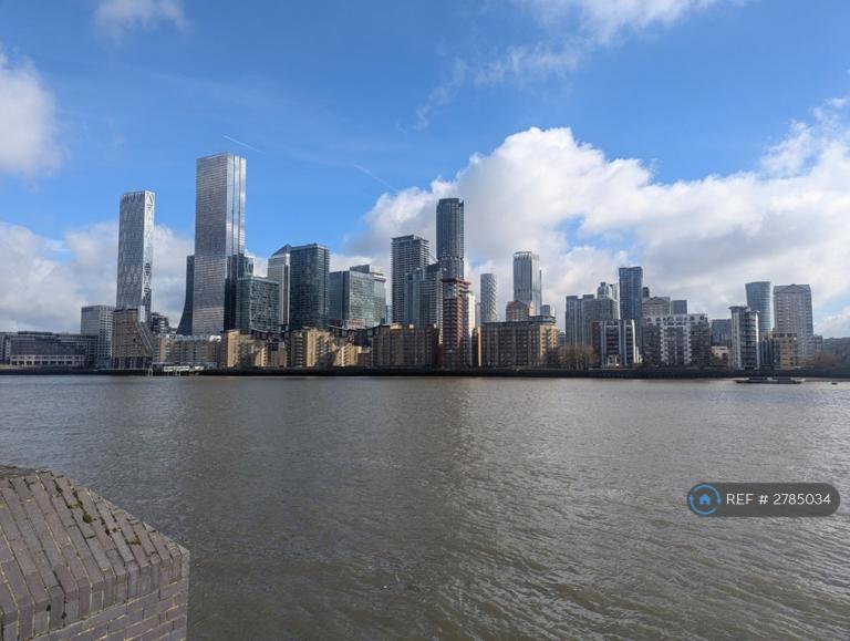 2 bedroom flat in Odessa Street, London, SE16 (2 bed) (#2785034)