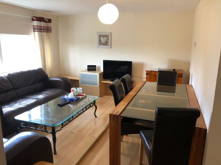 3 bedroom apartment fully furnished in Wollaton 