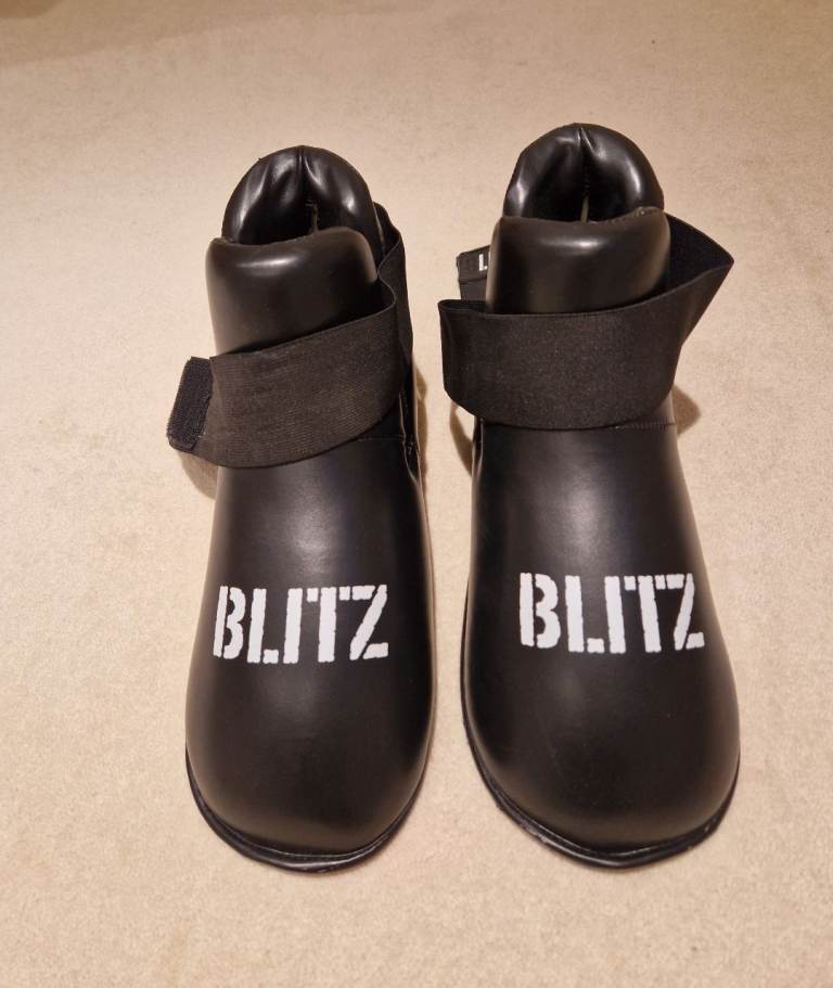 BLITZ SPARRING BOOTS - KICK BOXING / MARTIAL ARTS SHOES - UNUSED - BLACK