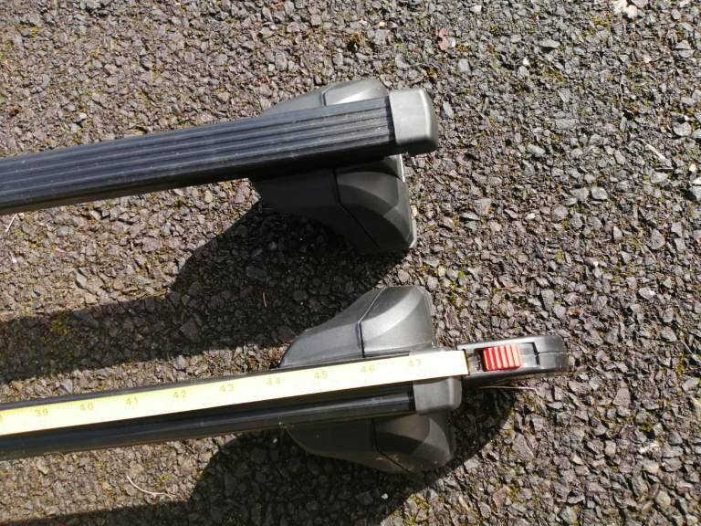 Thule SquareBar Evo Roof rack system for Volvo V60