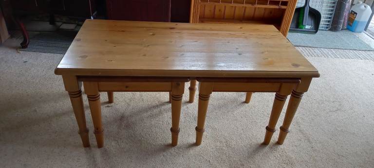 Pine coffee table nest of tables 