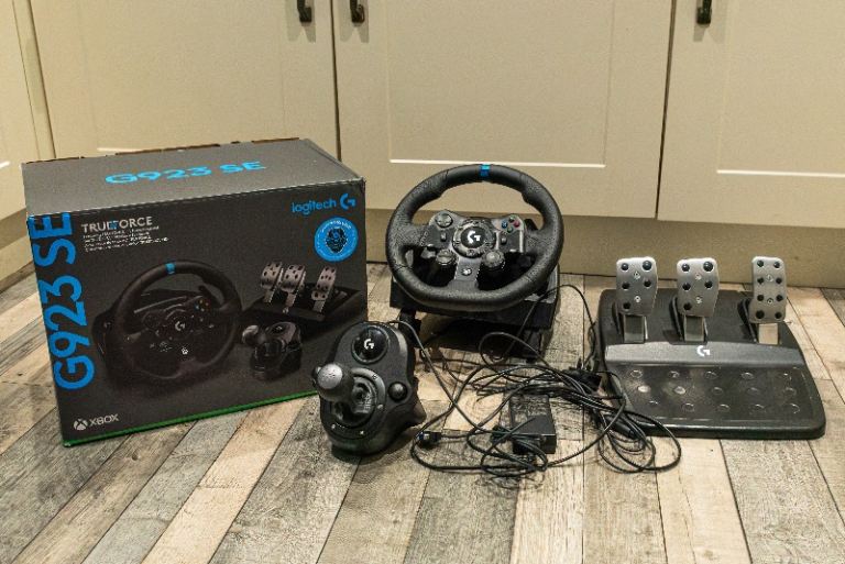 Logitech G923 SE Racing Wheel, Pedals & Driving Force Shifter 