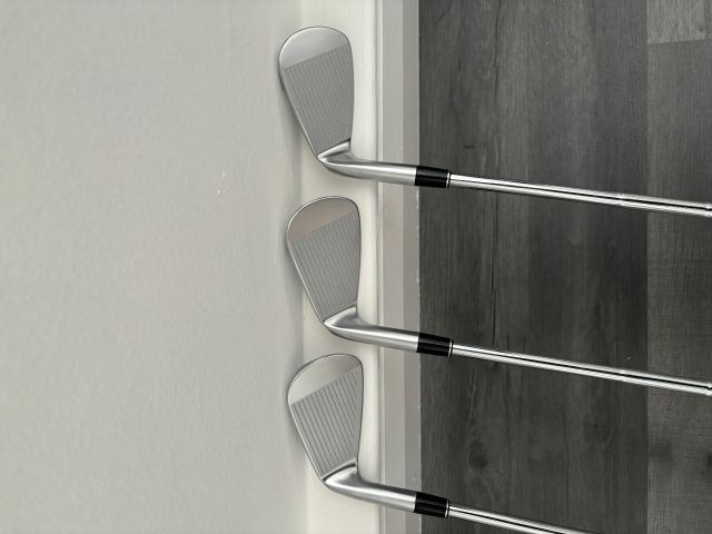 Srixon ZXi7 Irons - 4-Pw-Dynamic Gold 115 Shafts, As Good As New