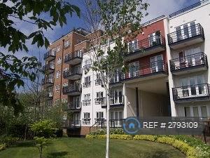 1 bedroom flat in Earlsfield House, Kingston Upon Thames, KT2 (1 bed) (#2793109)