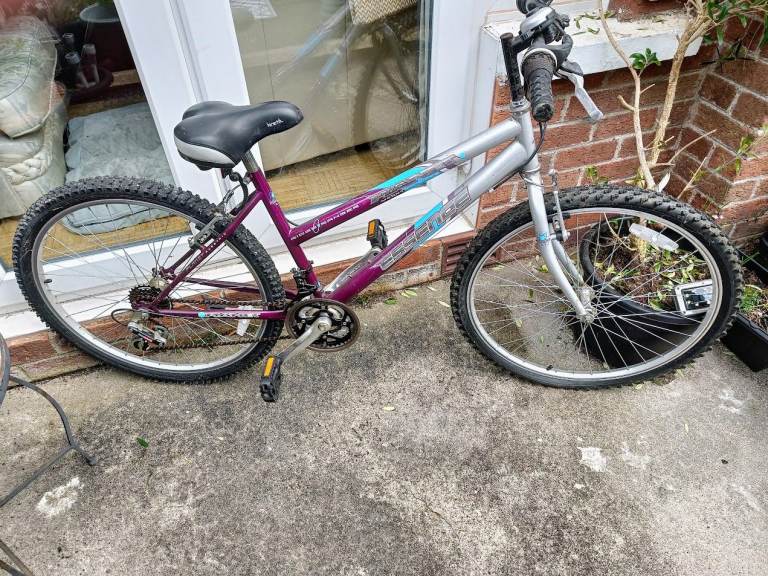 RIDGE RANGE PLANET MOUNTAIN BIKE.