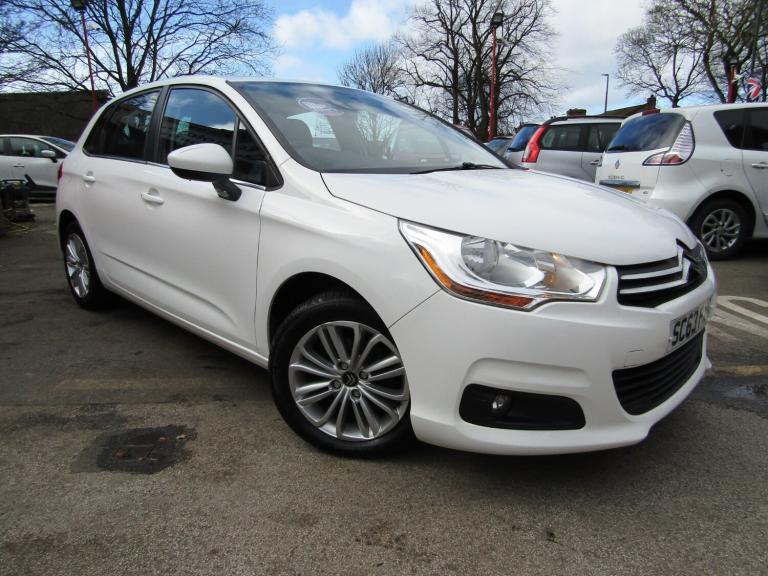 WHITE ONLY 50K TURBO DIESEL 2 KEYS SERVICE HISTORY 12 MONTHS MOT ALLOY WHEELS