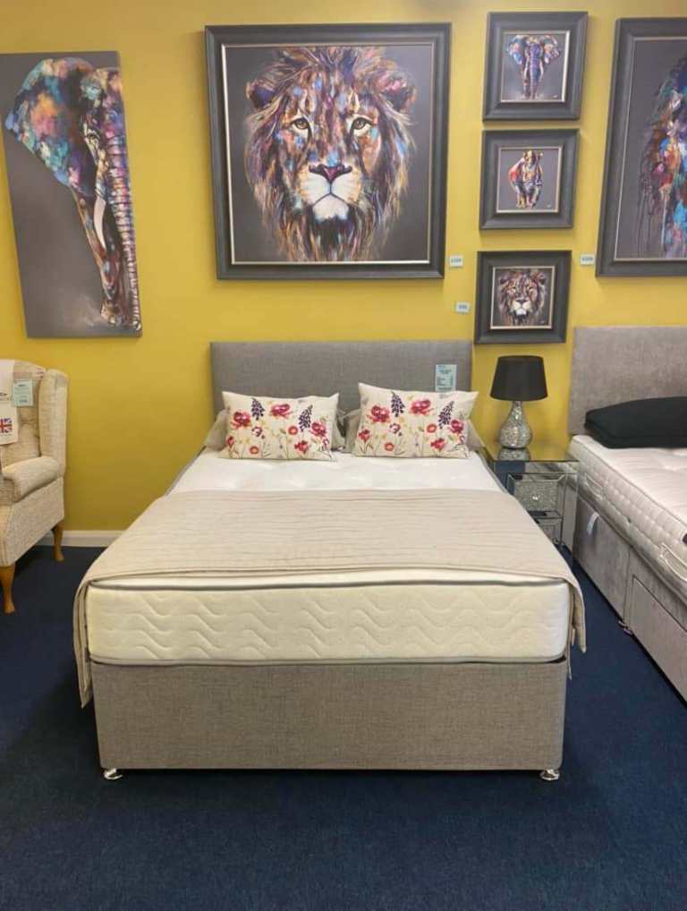 📞 EXCLUSIVE BRAND NEW 4FT SMALL DOUBLE DIVAN BED + FOAM MATTRESS 🛏️ TODAY OFFER 💸