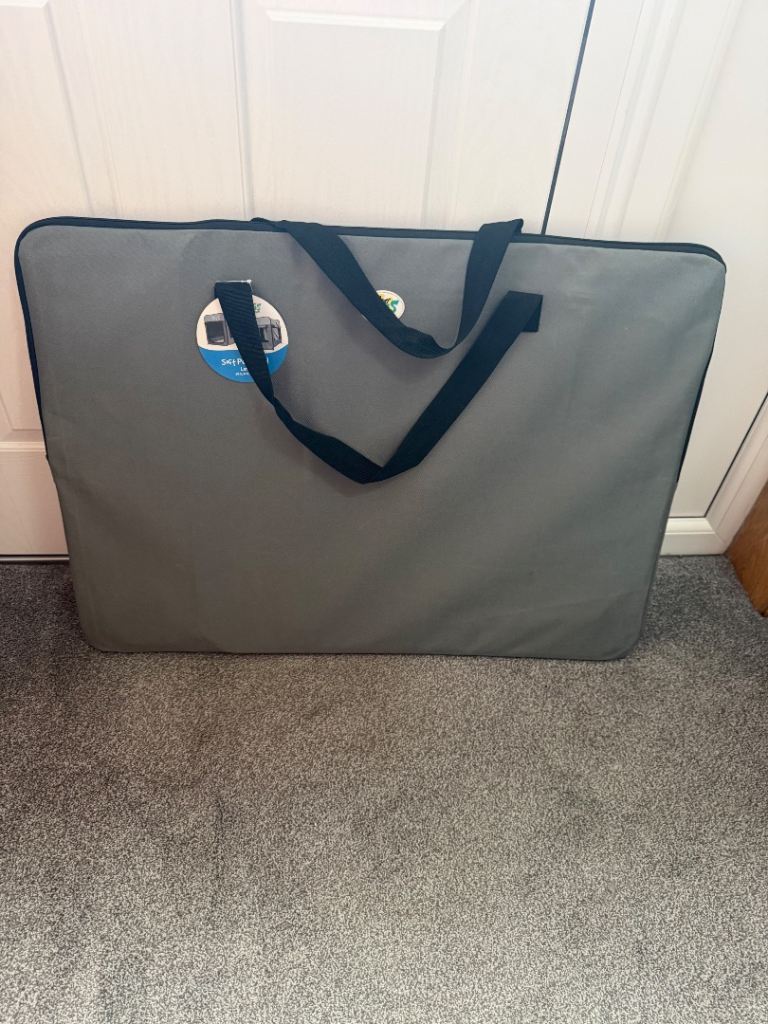 Cliver Paws Large Soft Pet Kennel - New in Carry Bag
