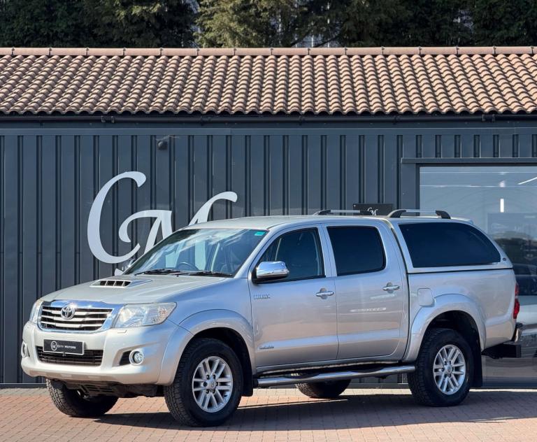2014 Toyota Hilux 3.0 HI-Luxury Invincible D-4D 4x4 Double Cab 4WD 5dr Pickup Diesel Manual