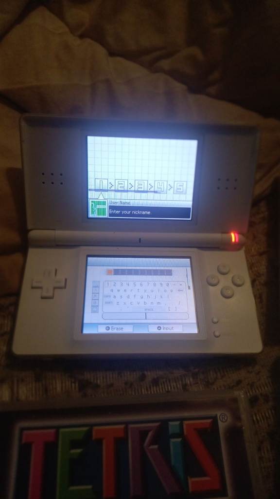 Nintendo DS Lite Console in White – Good Condition