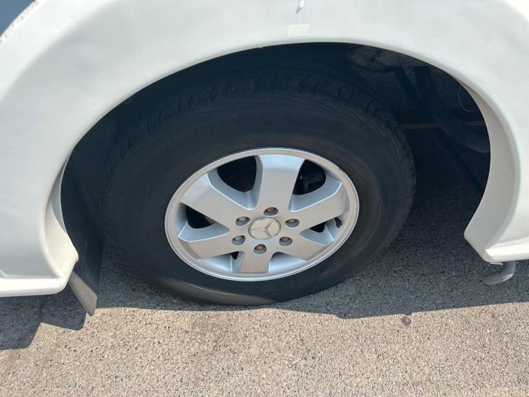 IH J220 2 Berth Mercedes LHD Auto DIESEL AUTOMATIC 2010/10