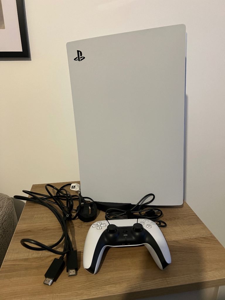 PlayStation 5 Disc Edition – Excellent Condition – Controller & Cables