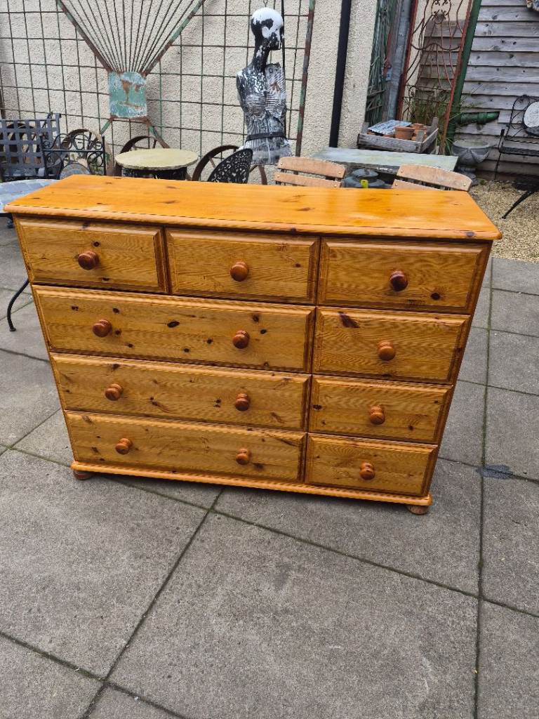 Vintage pine chest of drawers 