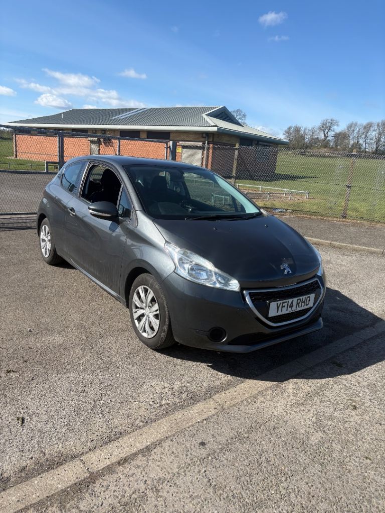 Peugeot 208 2014 
