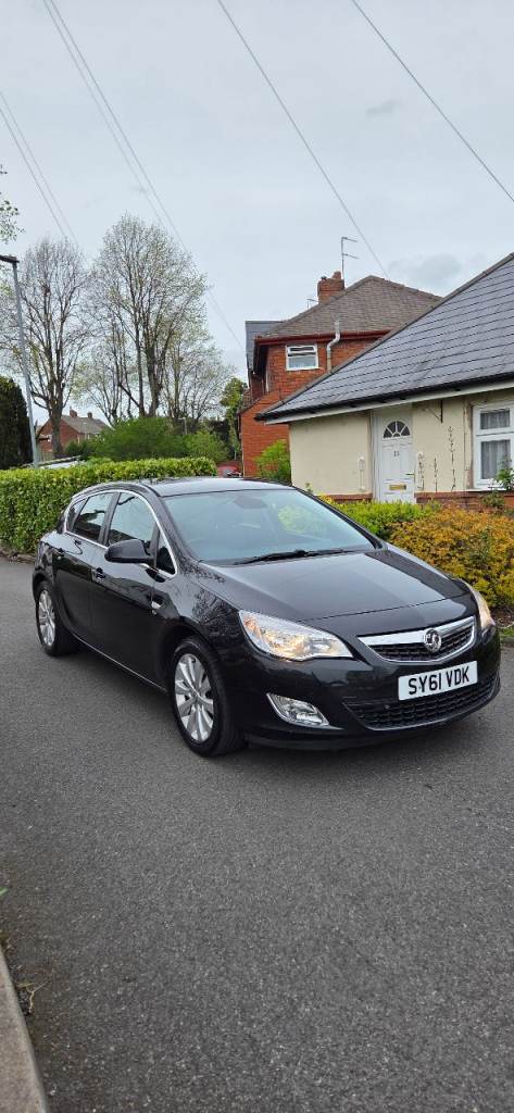 Vauxhall, ASTRA, Hatchback, 2011, Manual, 1956 (cc), 5 doors