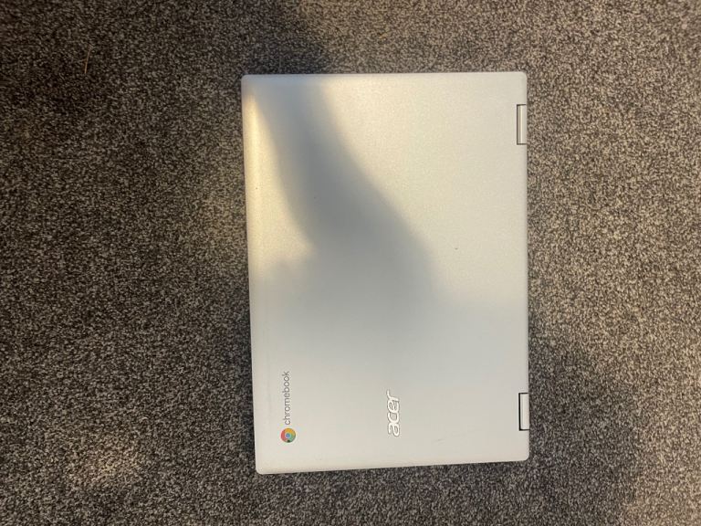 Acer Chromebook Laptop touch screen Silver, Good Condition