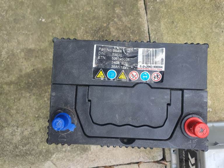 12 V Batteries 