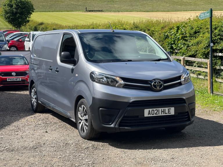 FULL SERVICE HISTORY | 2021 TOYOTA PROACE ICON | 3 MONTHS WARRANTY |PRICE+VAT