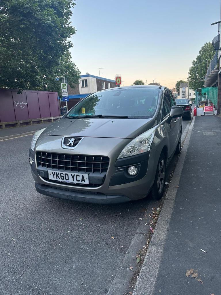 Peugeot, 3008, Hatchback, 2010, Semi-Auto, 1560 (cc), 5 doors