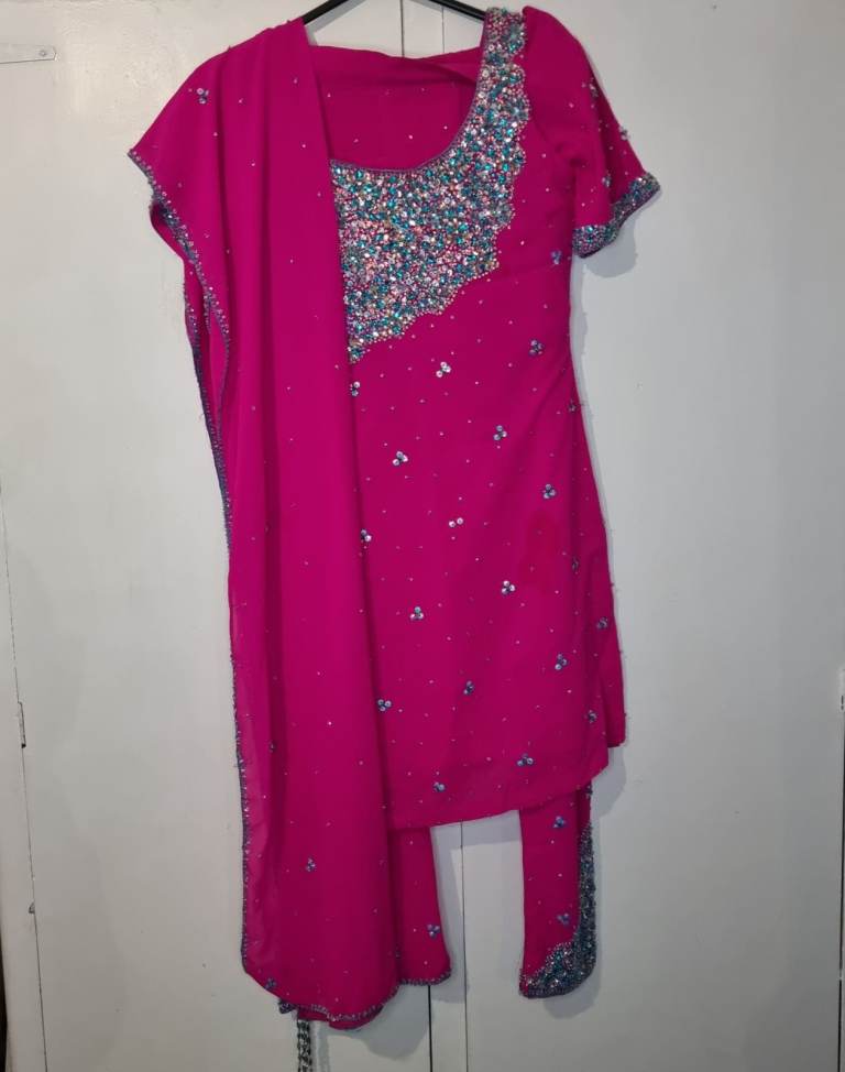 New.Pink silver blue asian dress. Tight pants. Party. Sequins beads diamontes. 30chest
