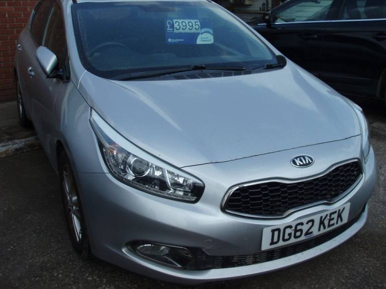 2012 62 KIA CEED 1.6 CRDI ECODYNAMICS 3 HATCHBACK 5DR DIESEL MANUAL EURO 5 (S/S)