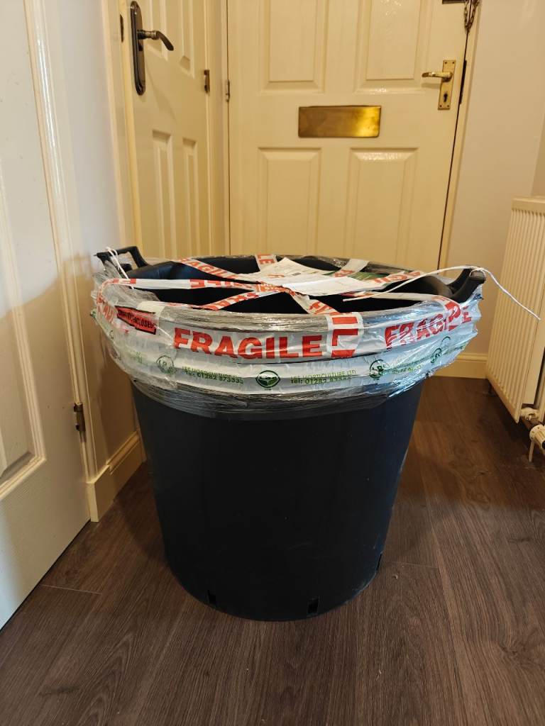 4 Large Black Plastic Garden Planter Pot – Good Condition - Brand New