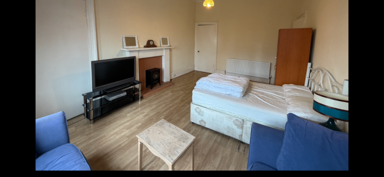 Huge beautiful furnished rooms in Pollokshields 