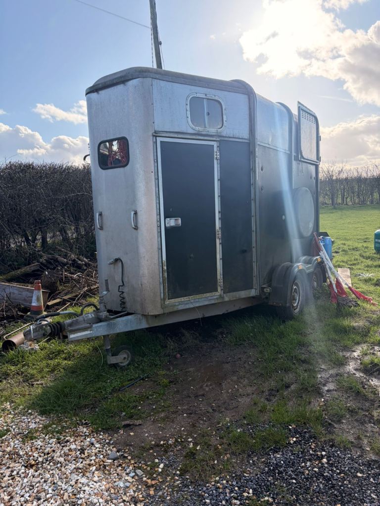 Horse Trailer 