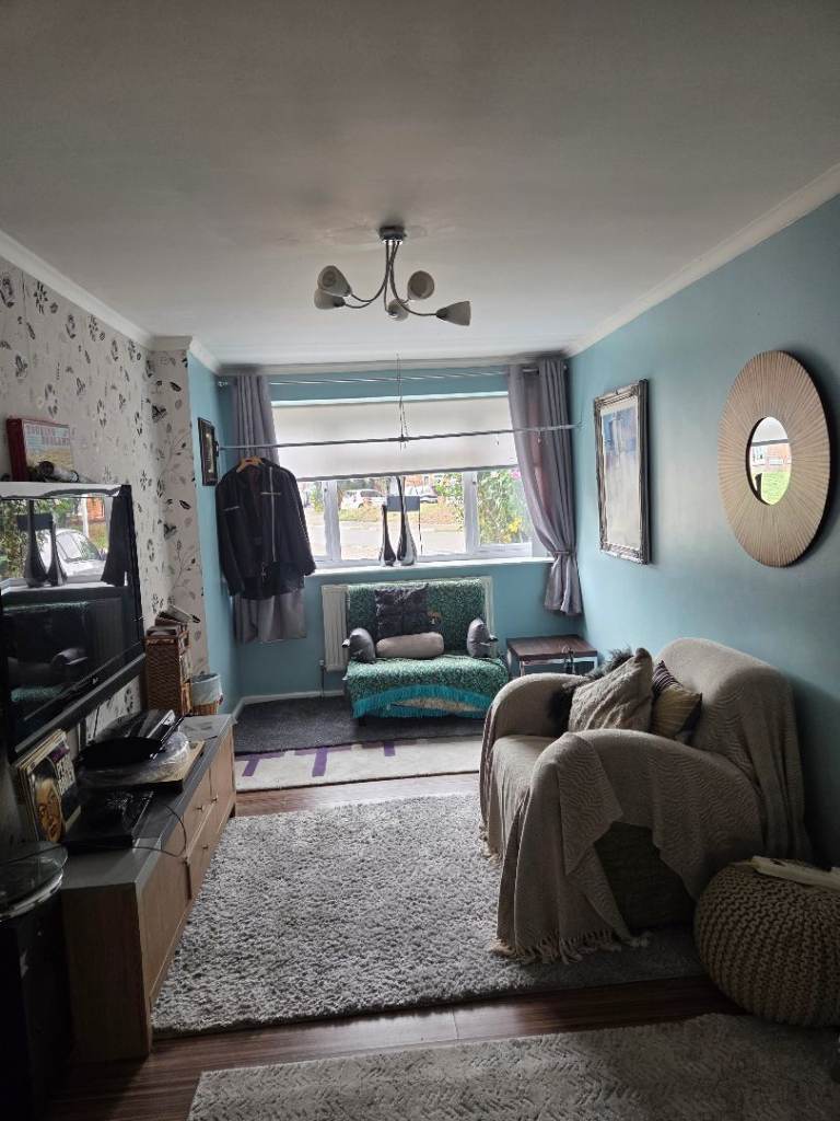 Large Double Room, ensuite shower near the sea, 
