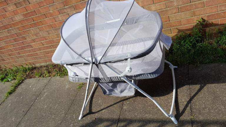 BESREY Newborn bedside crib 3-in-1 adjustable height positions - Like NEW