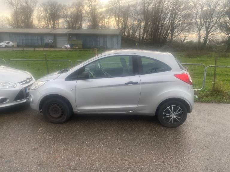 Ford, KA, Hatchback, 2010, Manual, 1242 (cc), 3 doors