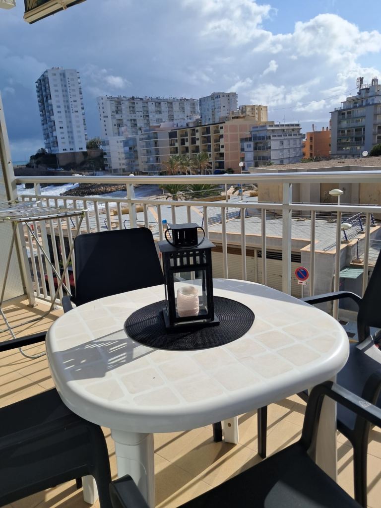 Beach Apartment in Cullera, Spain – Sleeps 7 | Sea Views | From €150/night