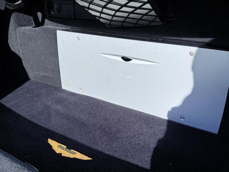 2004 Aston Martin Vanquish 5.9 Coupe 2dr Petrol Manual (396 g/km, 460 bhp) COUPE Petrol Manual