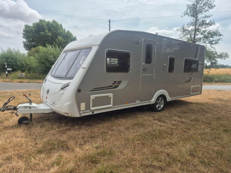 SWIFT CONQUEROR 540 FIXED BED 4 BERTH 2008 END BATHROOM