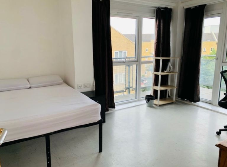 Temporary 1 Month Stay Room With Balcony To Rent