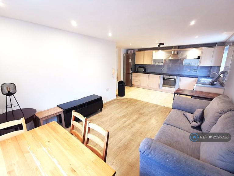 2 bedroom flat in Egerton House, Salford, M5 (2 bed) (#2595323)